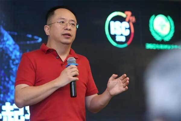 全國(guó)政協(xié)委員、經(jīng)濟(jì)委員會(huì)委員、360集團(tuán)董事長(zhǎng)兼CEO 周鴻祎