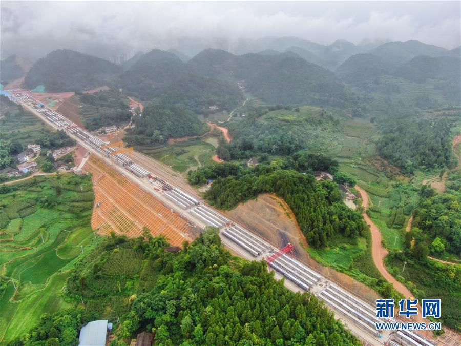 (經(jīng)濟(jì))(1)遵余高速預(yù)計(jì)年底建成通車